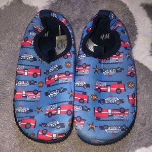 H&M boy swim shoes